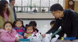 대덕 법2동, 유림 몬테소리 어린이집 이웃돕기 성금 전달