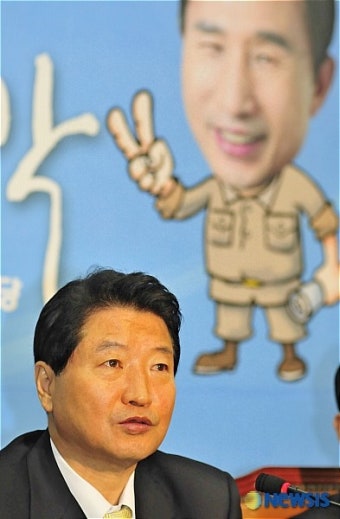 검찰 탄핵 반대 주장하는 안상수 원내대표
