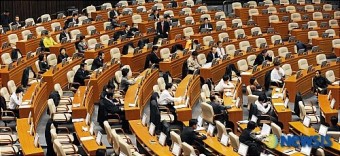 이명박 특검관련 본회의장 점거한 민주신당