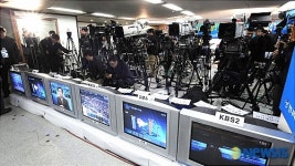 빼곡히 찬 카메라들