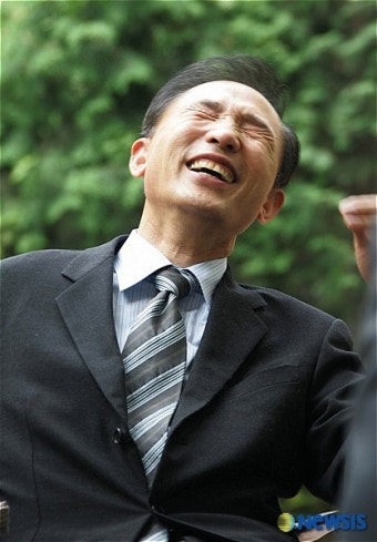<이명박대통령 히스토리>폭소하는 이명박대통령