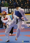 맞기만 하나