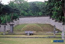 윤관장군의 묘