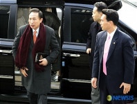 소망교회 예배 참석하는 이명박 당선자