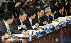 조찬회의 중인 인수위 간사단회의