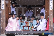 내리를 눈을 보며 나누는 情