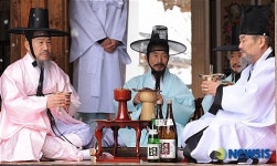 지인과 함께 마시는 청주