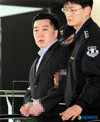 조사받기 위해 소환되는 김경준