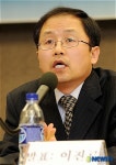 의견발표하는 영산대 이진로 교수