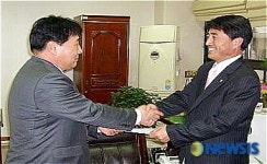 달성군 하빈농협 적십자회비 전달