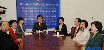 의총 참석한 심상정 의원