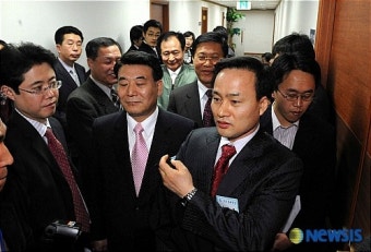 면접심사 기다리는 공천신청자들