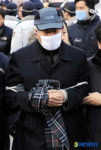 화재현장 도착한 숭례문 방화피의자