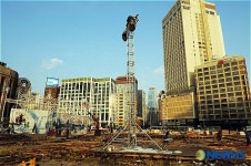 시청광장 설치물 제거 작업