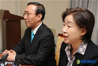 기자간담회에서 창당 관련 이야기하는 심상정의원