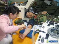 투병 중인 해병을 위해 피어난 가족같은 전우애