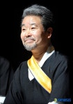 감개무량한 표정의 사물놀이 30년 김덕수