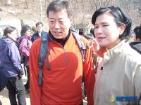 산악인 허영호씨, 광교산 산행 앞두고 박찬숙 의원 만나