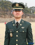 대통령상 및 대표화랑상 수상한 조흥래 소위