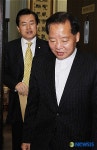 공천탈락한 김태홍의원, 김효석 원내대표 면담