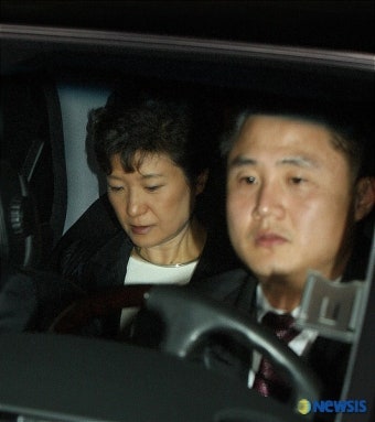 고개숙인 박 전 대표