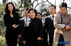 경기 하남 선영 찾은 현정은 회장