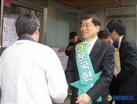 은평노인복지센터 찾은 창조한국당 문국현후보
