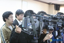 무산된 하남광역화장장을 취재하는 언론사들