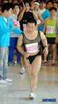 63빌딩 계단 오르기 첫 주자