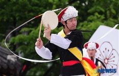 신록아래 상모 돌리기