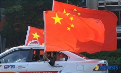 대형 오성홍기 카퍼레이드