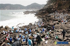 LIG건영, 태안 기름제거 봉사활동