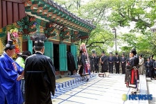 28일 오전 11시 경남 남해충렬사에서 가진 이충무공 탄신 463주년 제