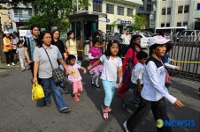 다문화가족도 함께한 어린이 거리행진