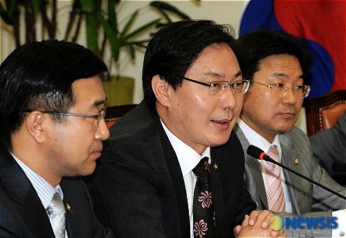 이화영, 청문회 혼란…검찰 허위 진술 회유 vs 야당 정치적 목적 이용