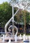 종로구 홍지동 도로변 녹지에 자리한 높은음자리표
