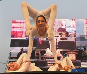 유채꽃 축제 속 몽골 민속 예술단 공연