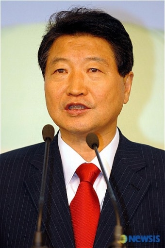 국회의장 출마 기자회견하는 안상수