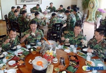 닭고기 소비, 군도 동참