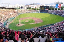 잠실 야구장 연이틀 매진!