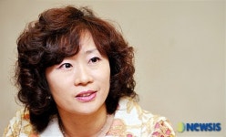 인사말 하는 장혜숙 상명대 문화예술대학원장