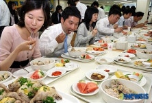 대우자동차판매 창사16주년 기념 삼계탕 파티