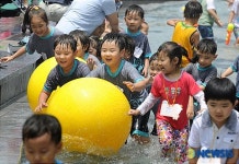 물놀이장의 개구장이들