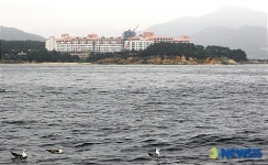 서해상에서 바라본 대명리조트 변산