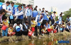 대구은행 신천 사랑운동 치어 방류행사 실시