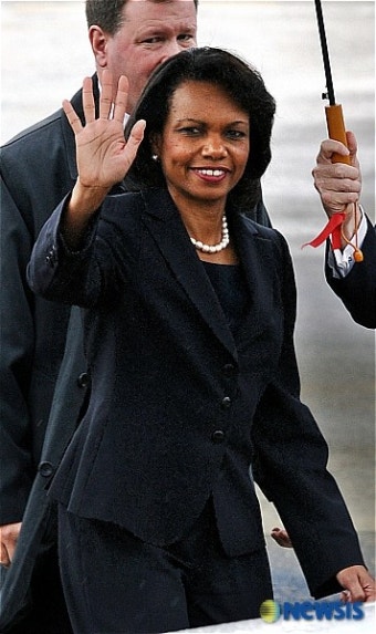 방한한 콘돌리자 라이스 미 국무장관