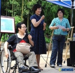 장애여성 낭송회와 몸 그리기 퍼포먼스