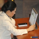 본회의장에 자리한 양정례의원