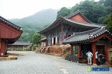 <민기자여행사진>백련사 대웅전과 약수