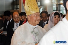 모교에서 미사 집전하는 정진석 추기경